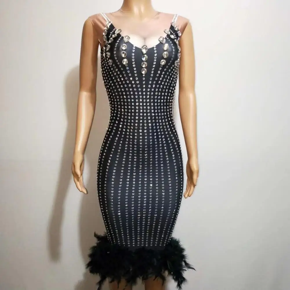 Женское платье футляр без рукавов для празднования дня рождения коктейльное с