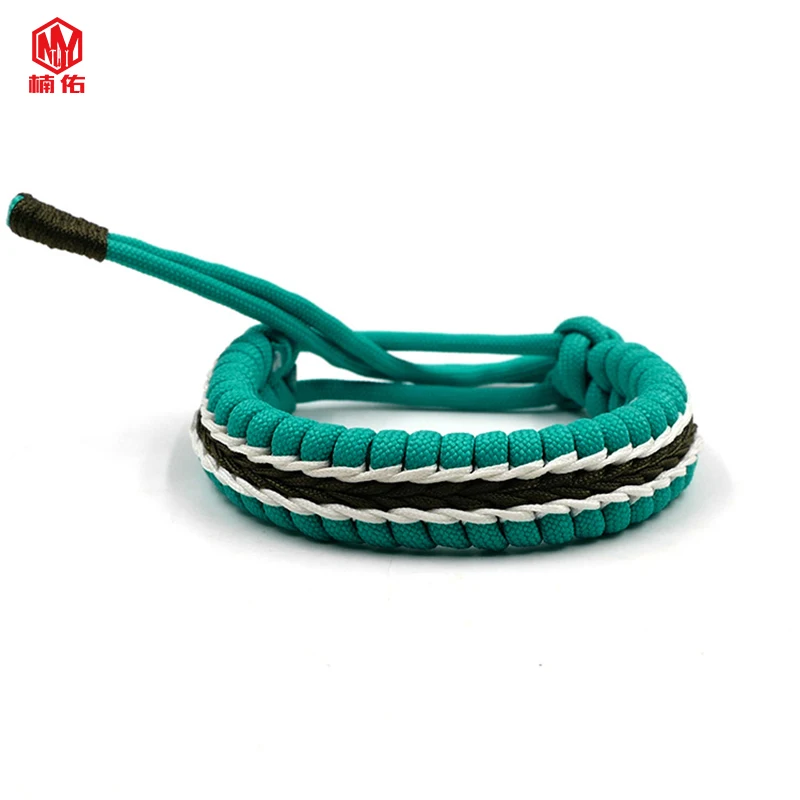 

1PCS Outdoor Survival Paracord Rope Bracelet Survival Equipment Men's Fashion Trend Art Style Bracelet Holiday Exquisite Gift