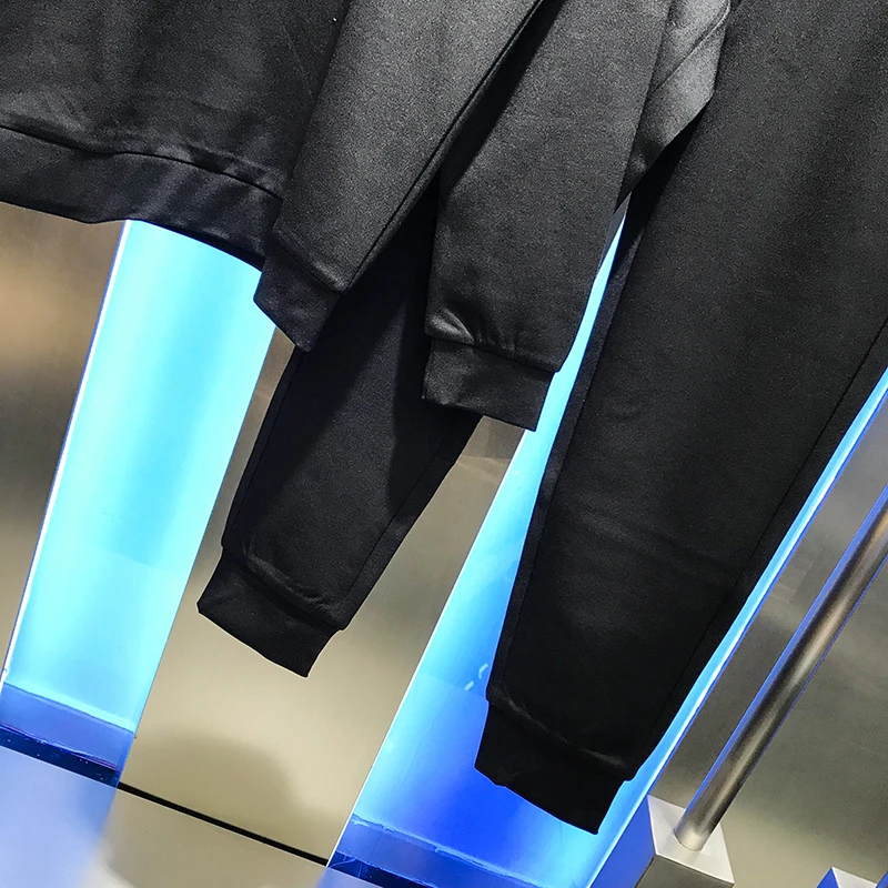 

Europe 2020 new suit men's autumn simple versatile symbol icon offset leisure long sleeve pants handsome two piece men's set