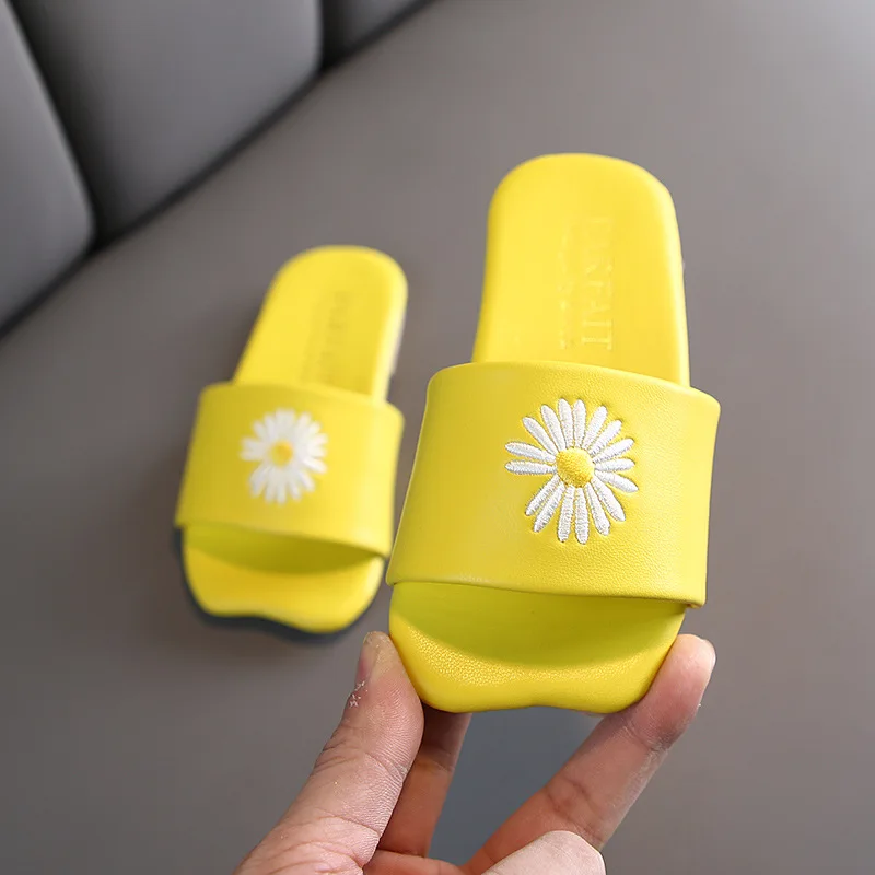 Обувь для девочек Тапочки с цветочным рисунком и ромашками Квадратные тапочки