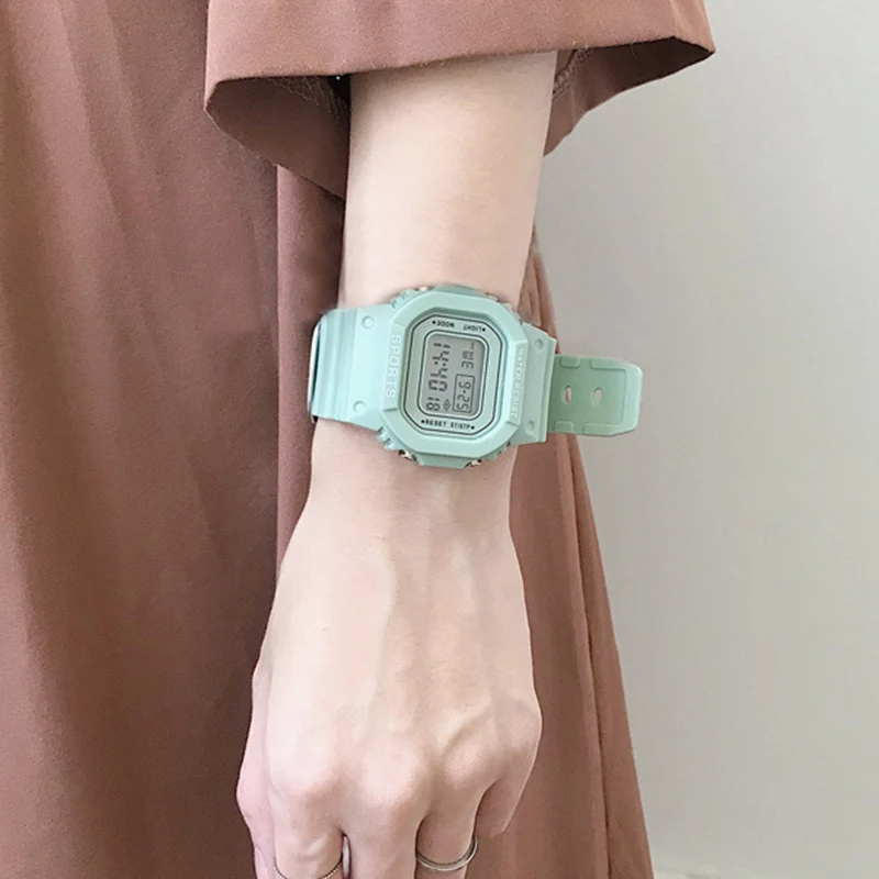 Часы наручные женские цифровые многофункциональные зеленые портативные с