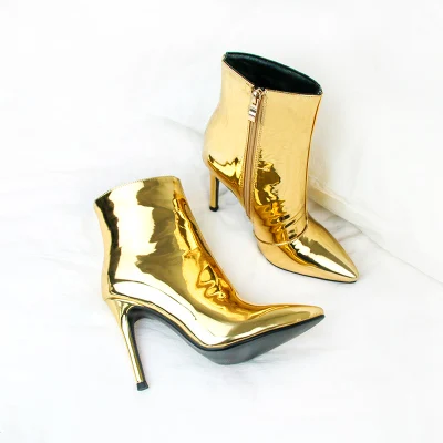 Женские зимние ботинки из лакированной кожи золотистые серебристые полусапожки