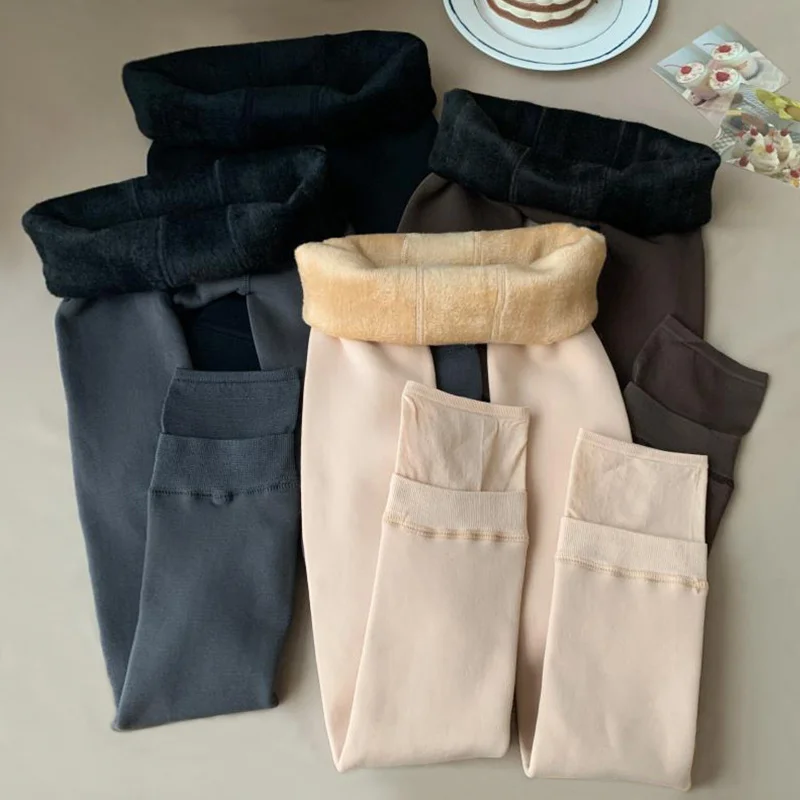 Зимние теплые леггинсы женские бархатные облегающие с высокой талией утепленные