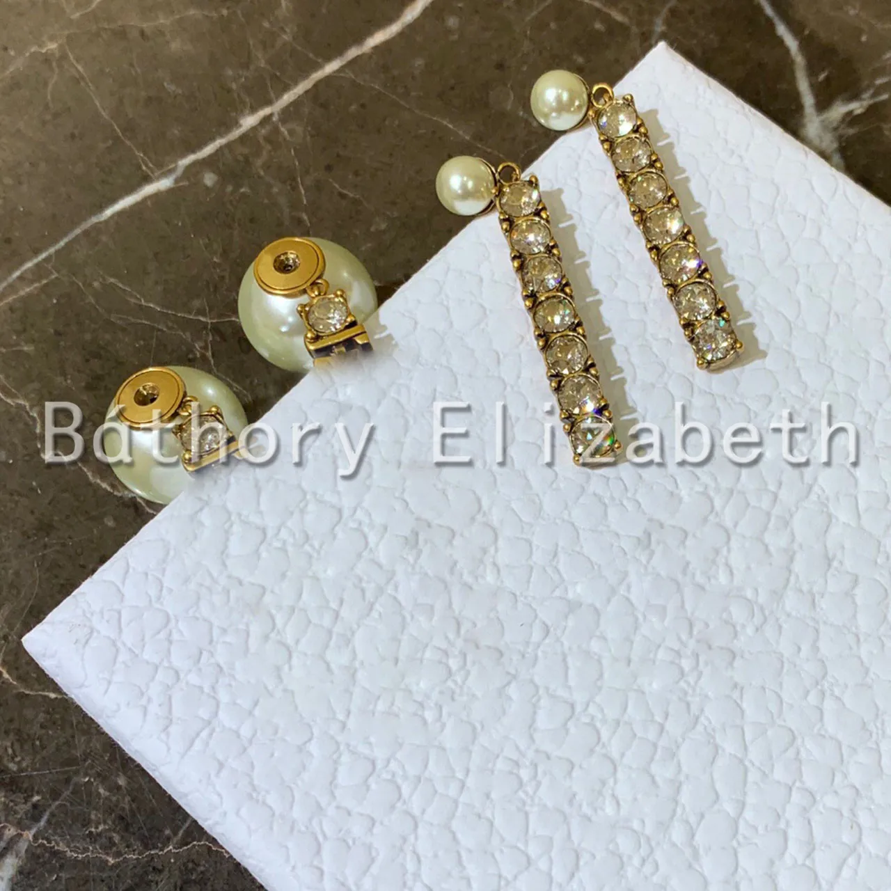 

Bthory Elizabeth 2020 New Fashion Women's Earrings Brass Combined With Crystal Vertical Strips,With Glazed Pearls Earrings