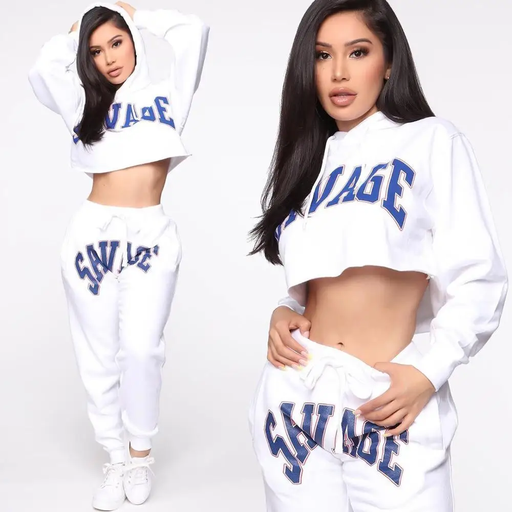 Белый спортивный комплект из 2 предметов с надписями женский укороченный топ