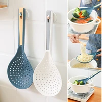 draining spoon high temperature resistant noodle spoon hanging storage filter mesh spoon household long handled dumpling cocina