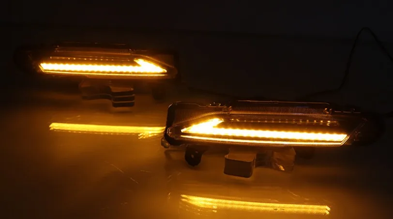 

1 Pair DLR LED Car Daytime Running Light Daylight driving yellow turn Fog lamp For Toyota Yaris 2017 2018 2019