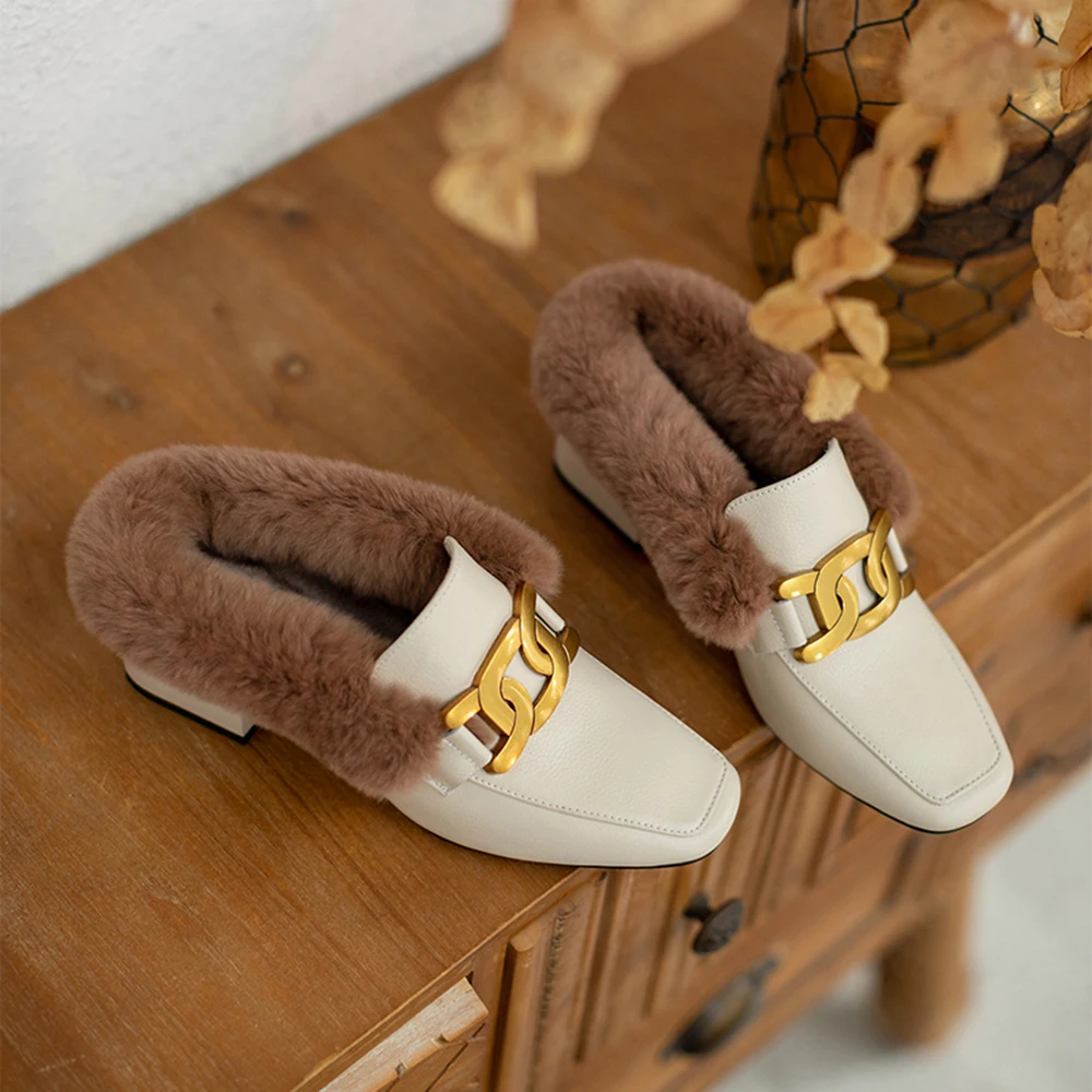 

ISNOM Slippers Women's Autumn Winter Wear 2020 New Mules Shoes Metal Decor Chain Shoes Lazy Shoes Flat Warm Rabbit Fur slippers