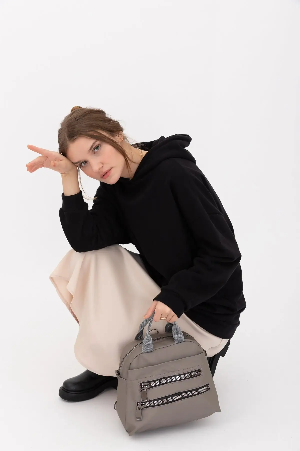 Koop Vrouwen Tassen Designer Satijnen Stof Grijs Luxe Kleine Schattige Handtas Elegant Lady Pouch Waterdichte Messenger Bag Trend 2021 Organizer