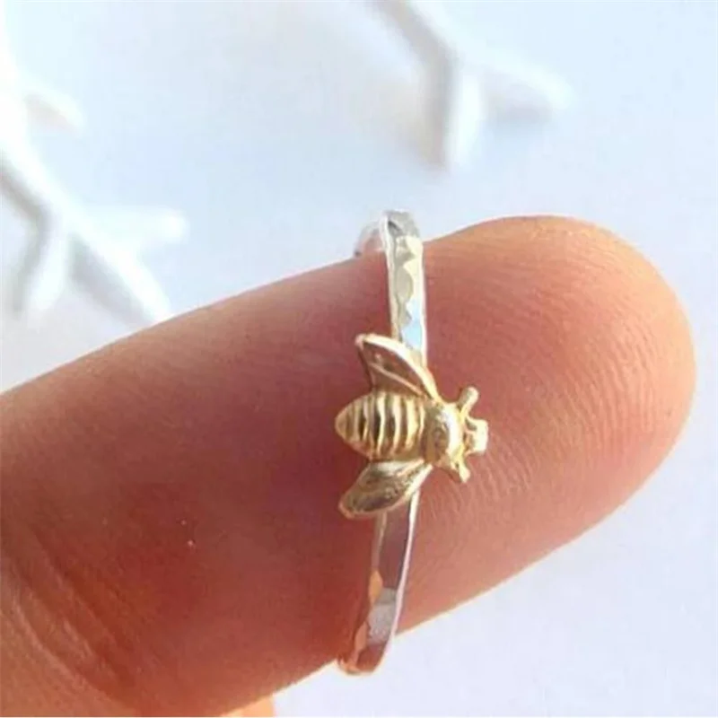 

Cute fashion personality men's and women's zinc alloy two-color rings casual party cartoon bee animal decoration ring