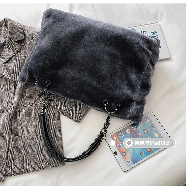 Original Brand Autumn And Winter Plush Shoulder Bag& Large Capacity Chain Tote Bag Width 49cm High 31cm Thickness 13cm