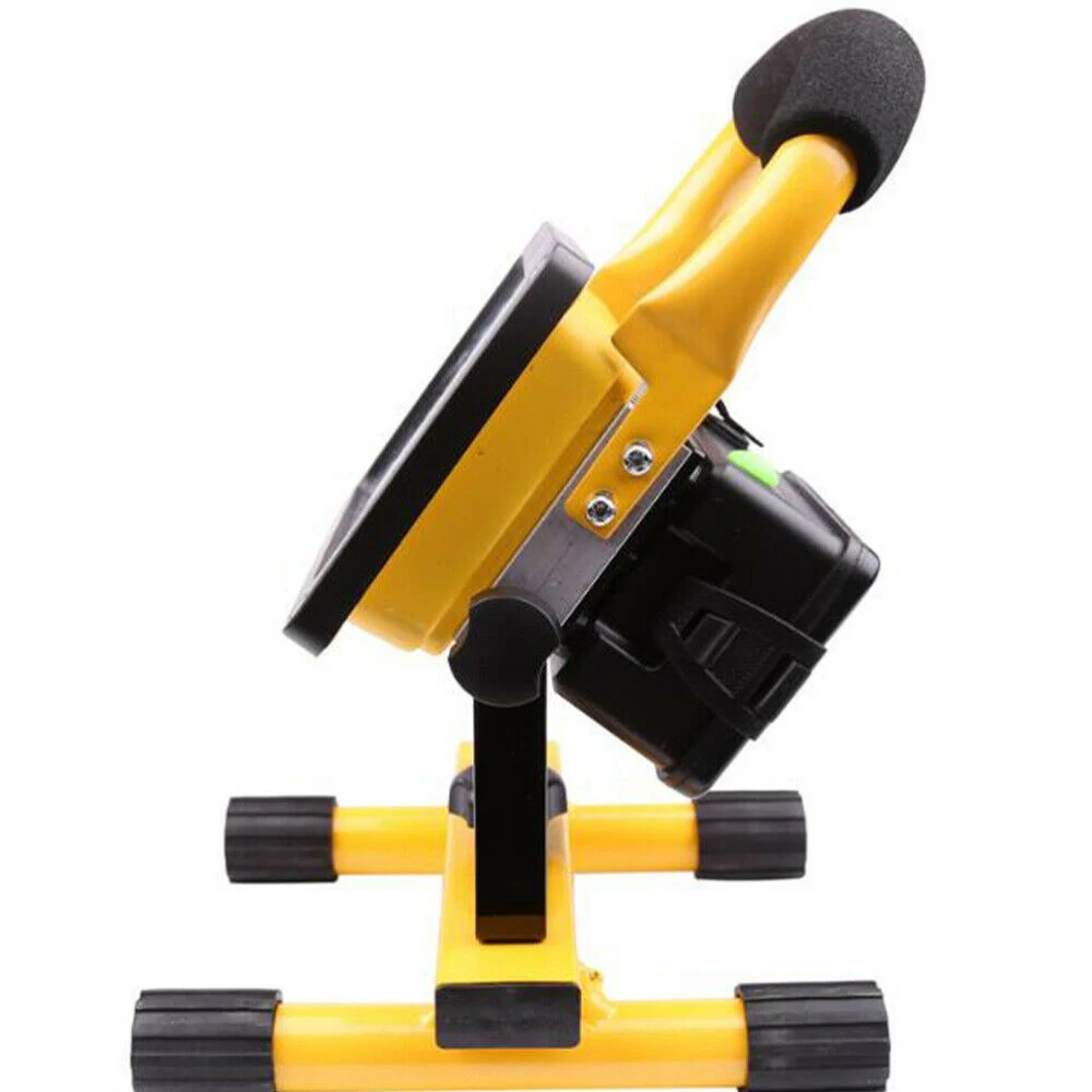 Fiyat 30W Taşınabilir Projektör LED USB şarj Edilebilir Akülü çalışma Alanı Projektör Kamp Balıkçılık Için Barbekü