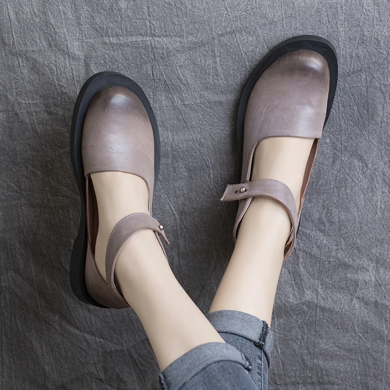 Женские кожаные туфли на плоской подошве серые мягкие низком каблуке весенние