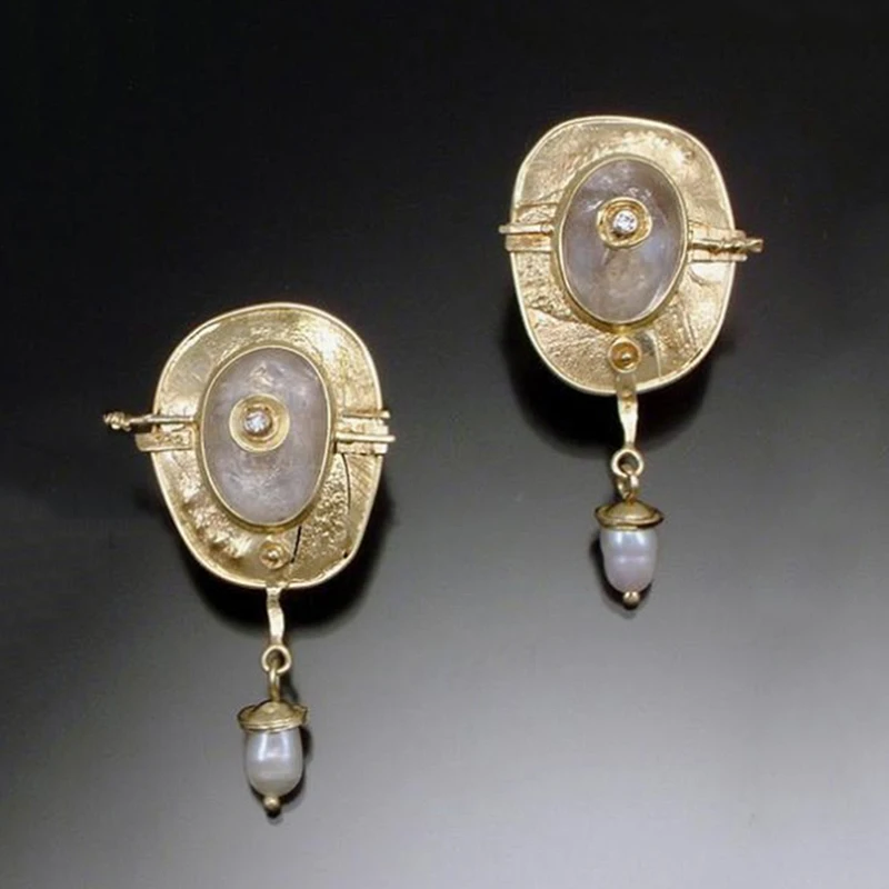 

Classic Charm Vintage Pearl Dangle Earrings Long Charm Earrings Brincos boucle d'oreille 2020 For Female Wedding Jewelry