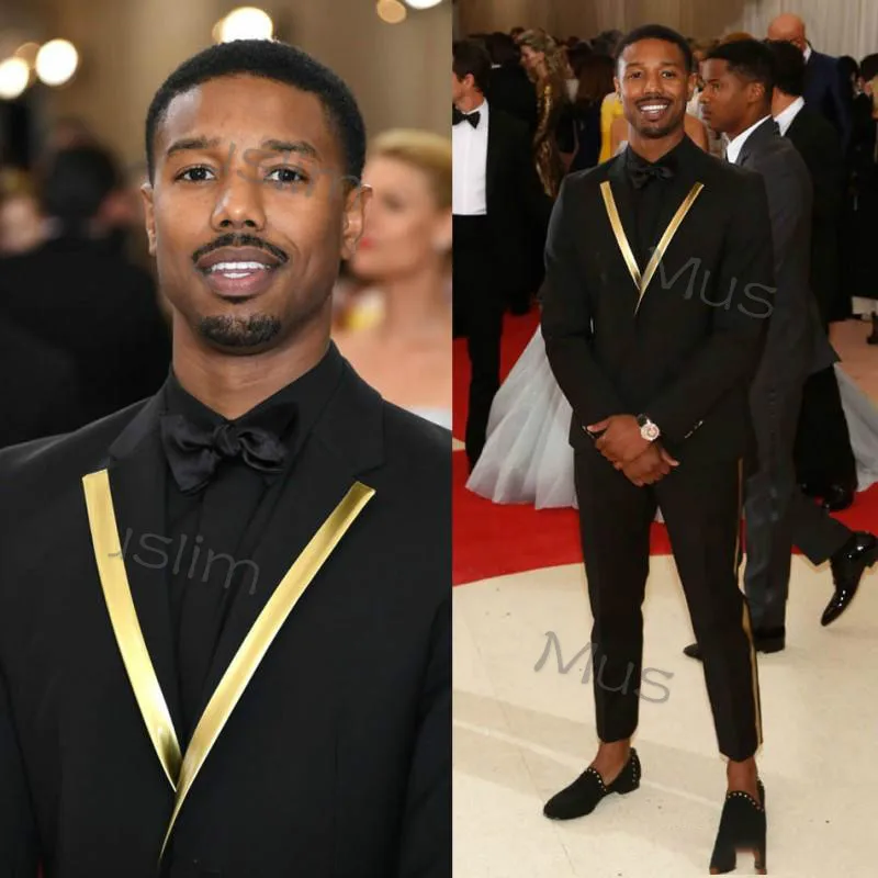 

Fashion Black Men Suits Slim Fit Groom Tuxedo Gold Lapel Two Piece Best Man Blazer Latest Coat Pant Costume Evening Prom Suit