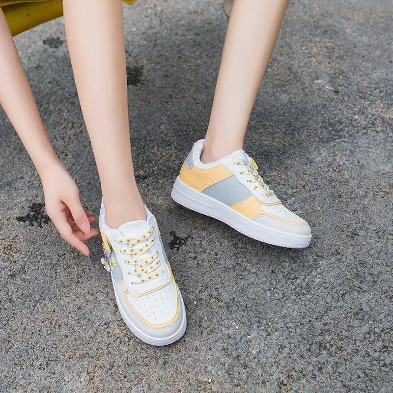 2020 Spring/Autumn Fashion The New Casual Little White Shoes Daisy Flower Mixed Colors Lace-Up Round Toe Women Shoes Breathable