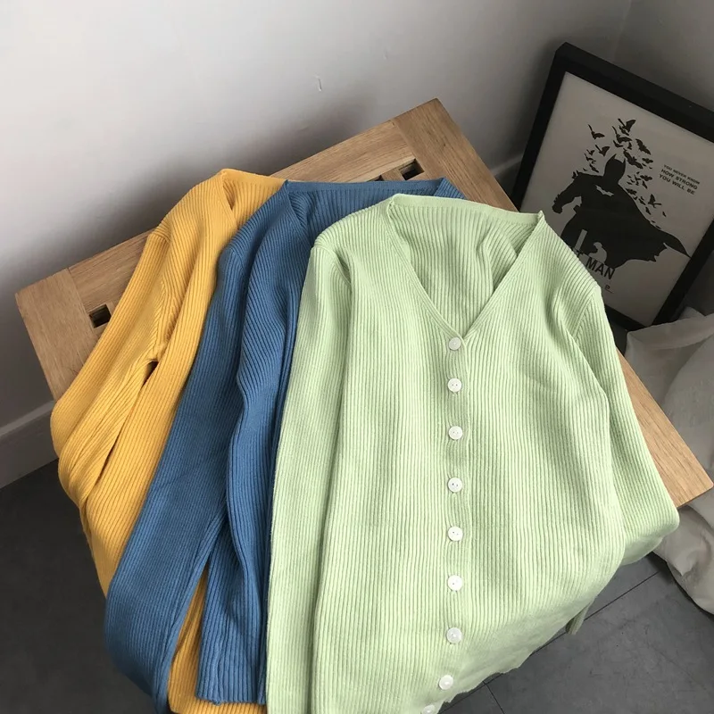 Осенний женский свитер контрастного цвета с v-образным вырезом и длинными