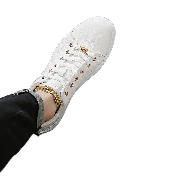 

2021 spring and summer new men's shoes leisure sports solid color trend men's low top breathable board shoes small white shoes