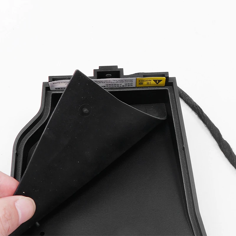 

Car Qi Wireless Charger Fast Wireless Charging Car Phone Holder For Toyota Land Cruiser LC200 Prado 150 2018 2019