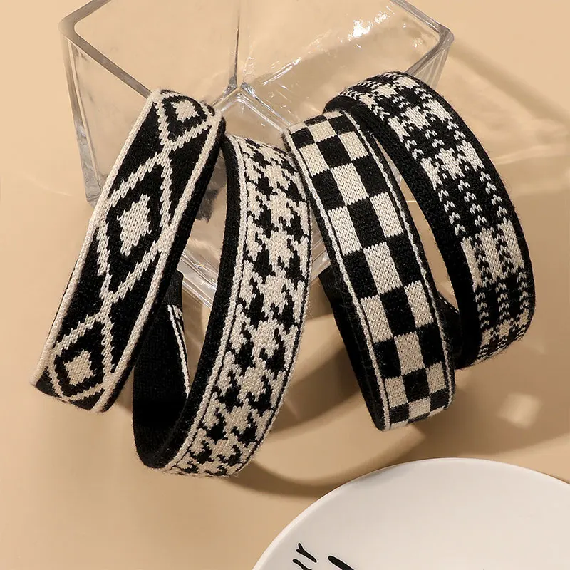 

Fashionable Autumn and Winter Black and White Knitted Headband Houndstooth Plaid Hair Hoop All-match Ladies Hair Accessories