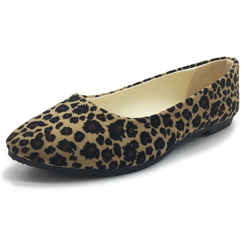 Туфли женские леопардовые с острым носком лоферы без застежки Повседневная