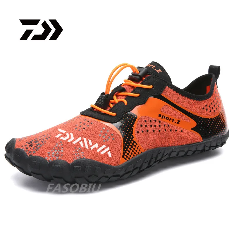 

New Daiwa Hiking Fishing Shoes Anti-skid Mountain Climbing Boots Outdoor Athletic Breathable Anti-wear Fishing Men Shoes 077#