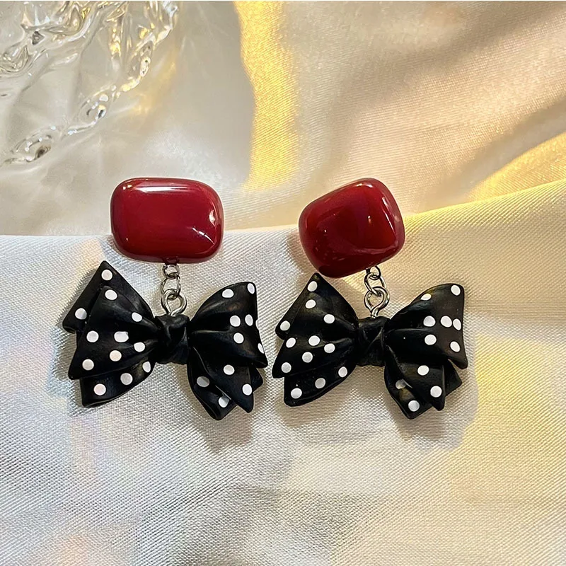 

Fashion Acrylic Pointed Black Bowknot Designers Earrings For Women Korean Style 2022 New Jewelry Earings Wholesale