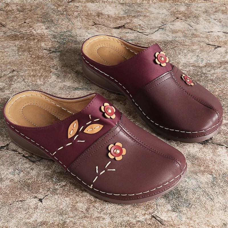 

2020 New Women Sandals Summer Women Shoes Soft Bottom Retro Baotou Shoes Woman Flowers Style Wedges Women Outdoor Beach Sandals