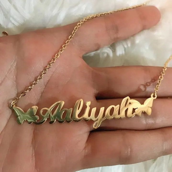 Цепь с плетением бабочка пользовательское имя ожерелье (женщины). Цвета: золотой