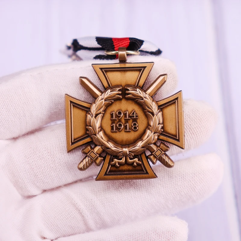 Почетный крест мировой войны 1914-1918 пин времен 1 немецкий финденбургский с мечами