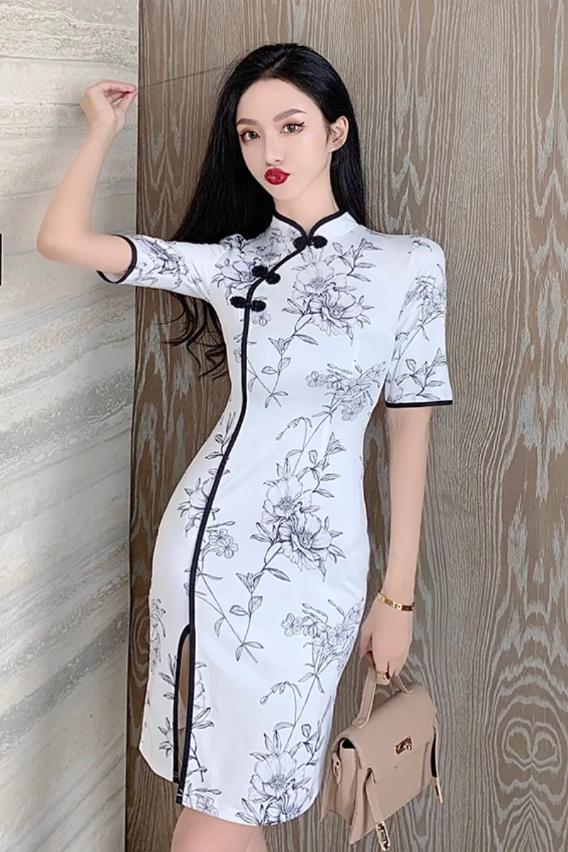 

2021 new French retro fashion young modified cheongsam long split hip dress women's fashion