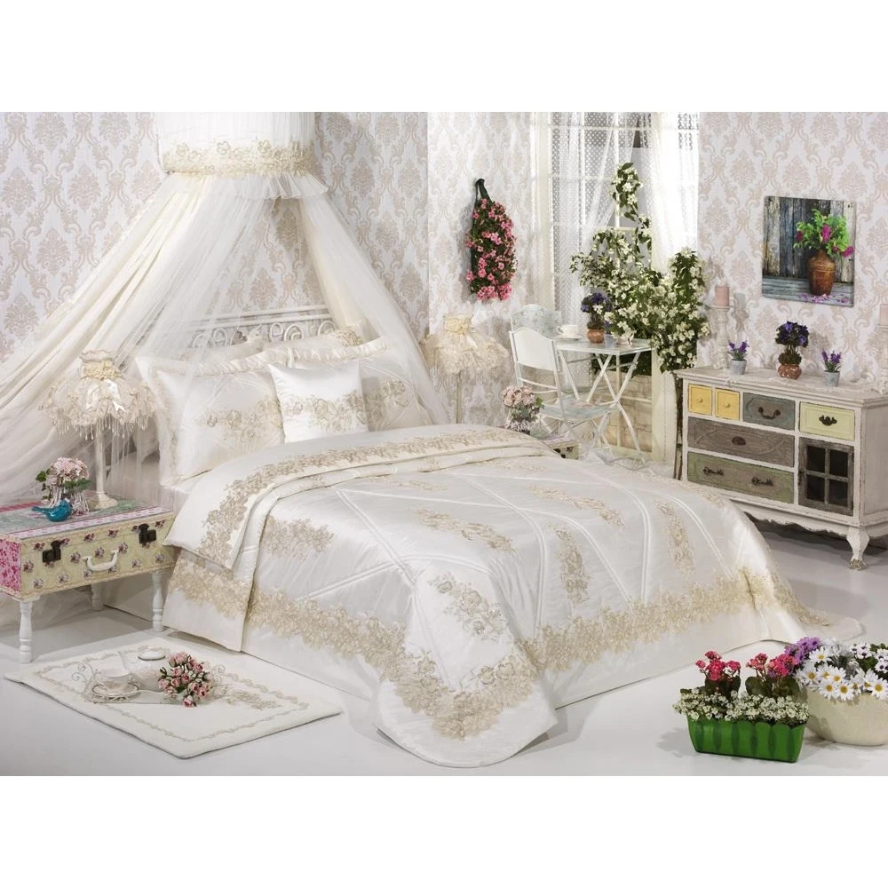

Wedding rings Double Bed Cover Cream