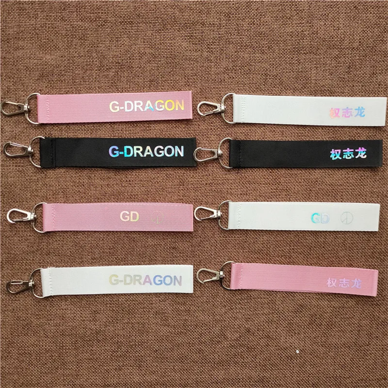 Kpop G Dragon розовый черный белый лазерный принт в виде полос брелок с портретом милый