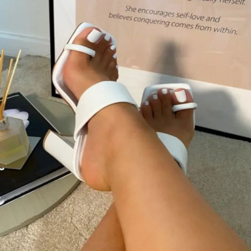 

2020 New Design Clip Toe Narrow Band Female Slippers Outdoor Fashion Block Heels Sandals For Women Slides Summer Shoes 088