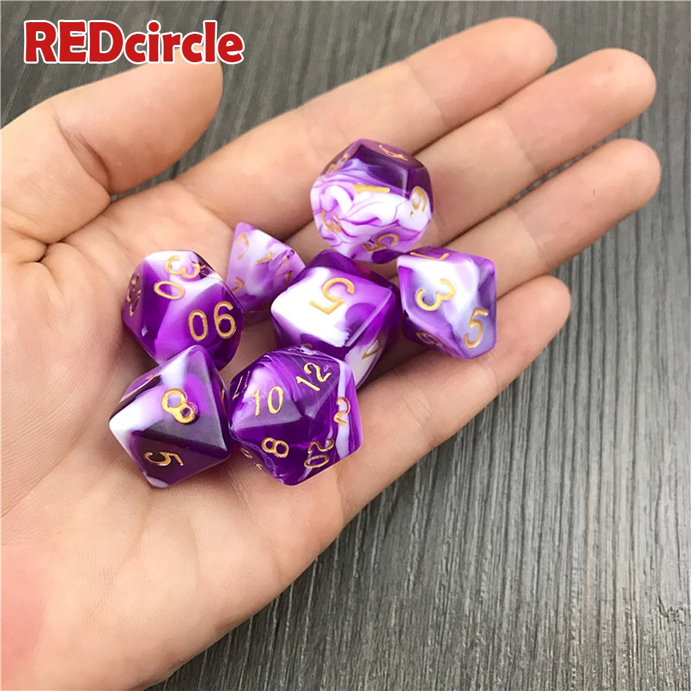 Лучшая цена для Rpg Dungeon и Dragons Die 7 шт набор D4 D6 D8 D10 D12 D20 как аксессуары настольной