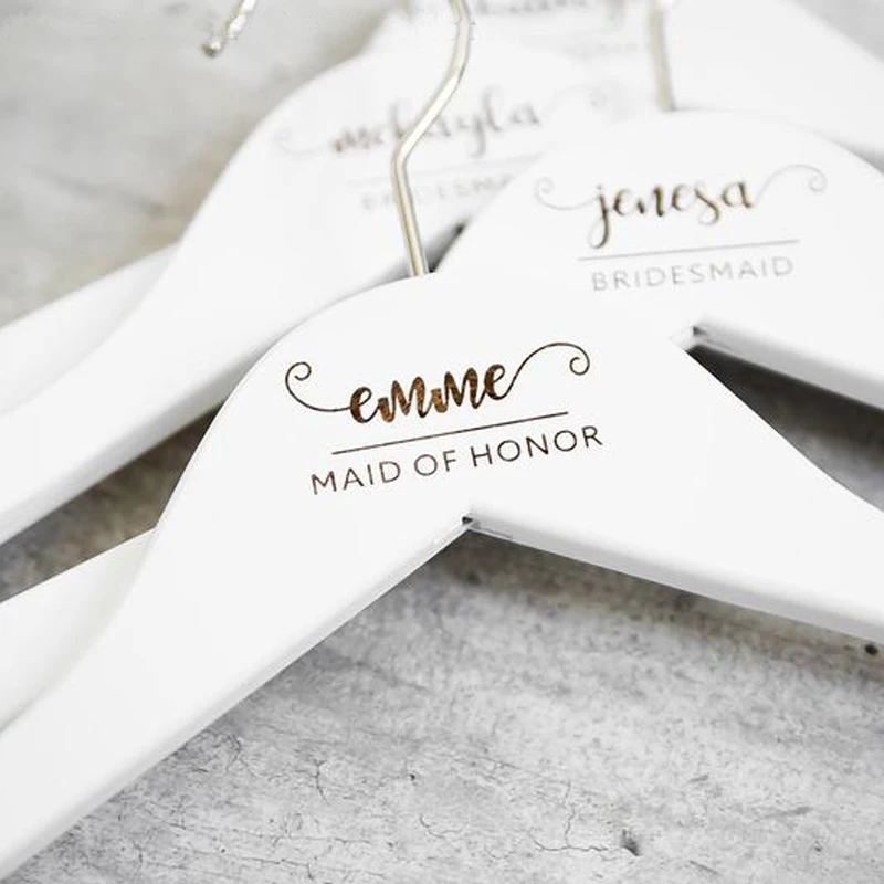 Вешалка Свадебная под заказ деревянная вешалка с гравировкой имени для невесты