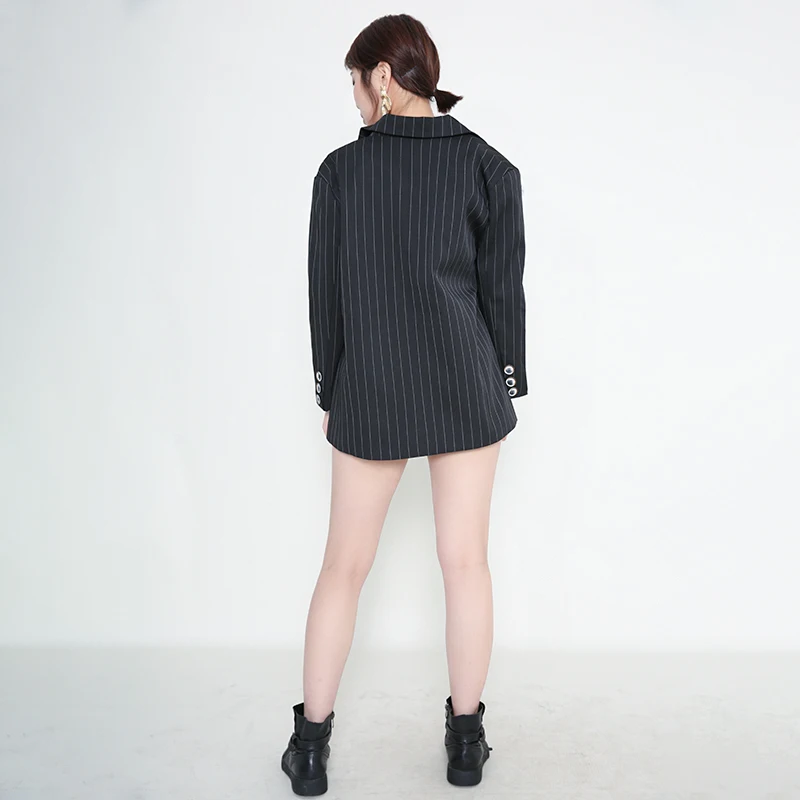 

[EAM] Women Black Burr Denim Striped Pockets Blazer New Notched Long Sleeve Loose Jacket Fashion Spring Autumn 2021 1DD588201