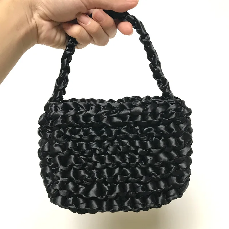 black Мини флуоресцентная сумка для отдыха на море, атласная шелковая веревка, Сумка с узлом, женская модная тканая сумка, новинка, корейские маленькие Ретро кошельки - Цвет: black