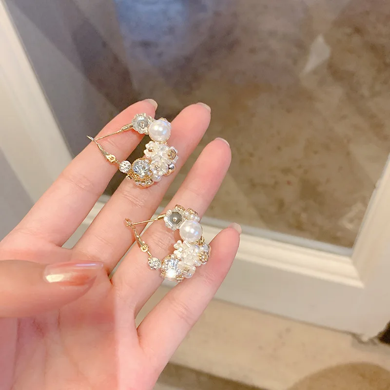 

Fashion Jewelry Elegant Flower Earrings Hot Sale Poplar Style Golden Plating Metal Natural Freshwater Pearls Earrings Women