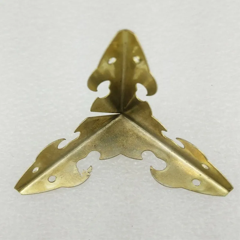 12 шт. 30x30 мм чехол коробка углы мебельные декорации треугольные цветы сбоку