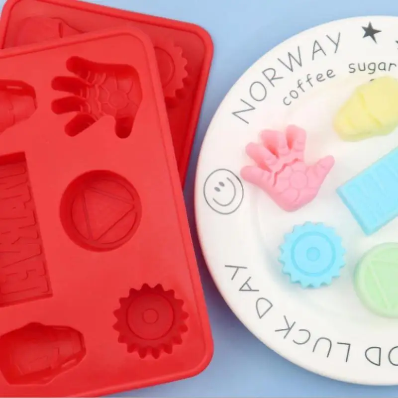 

Iron man shaped chocolate cake decoration mold DIY silicone cake mold