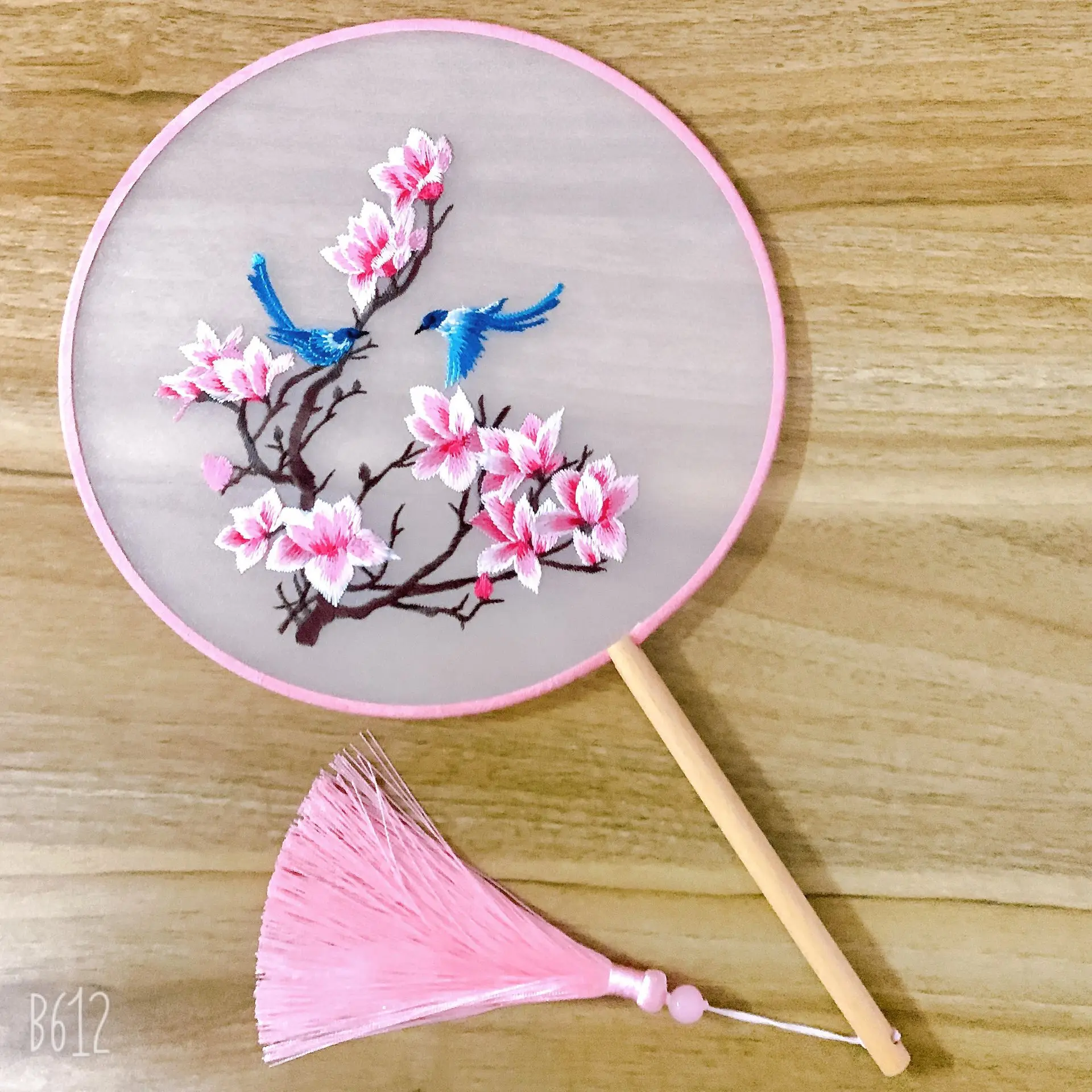 

Chinese style hand embroidered round fan classic double sided half palace fan Suzhou embroidery round fan female craft fan