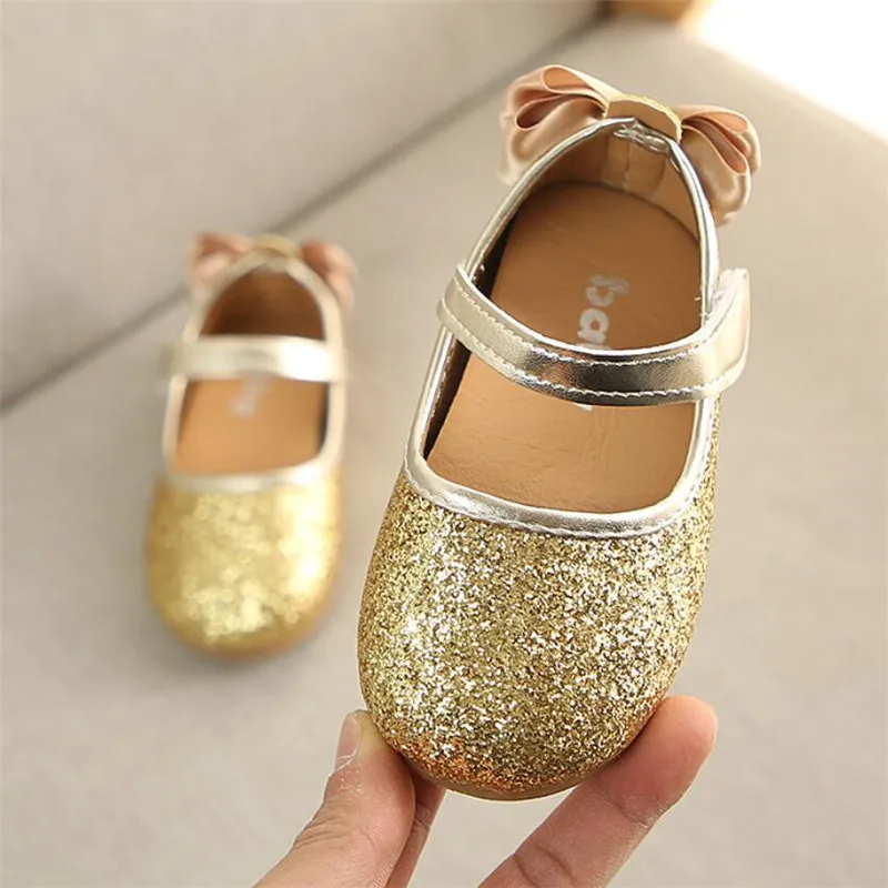 2020 блестящие кожаные модельные туфли для девочек детская повседневная обувь на