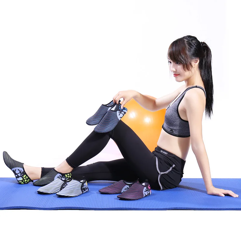 

Aqua Shoes for Men Unisex Quick Dry Water Sneakers Slip on Sport Swmming Shoes Women Yoga Shoes Beach Upstream Diving Shoes