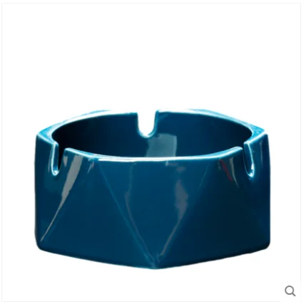 

Ceramic ashtray with cover creative personality fashion office anti fly ash size living room household European style trend