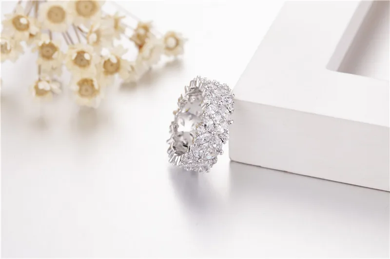 Элегантное кольцо в форме цветка с искусственным бриллиантом Cz Стерлинговое