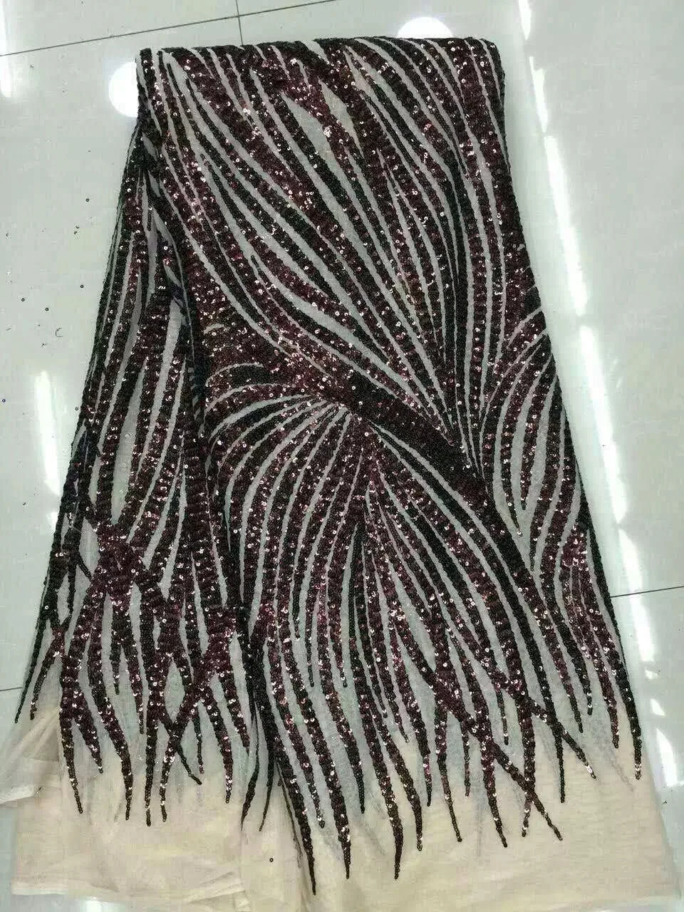 

Newest Arrival Beautiful French Sequins Lace Fabric Twisted Line Sequins Fashionable Bright African Lace Fabric JL9169 White