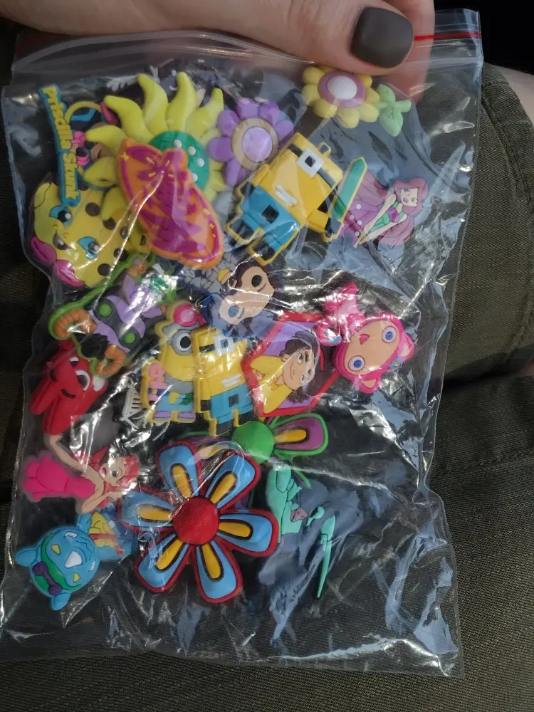 1000 штук случайный смешанный ПВХ подвески для обуви с героями мультфильмов