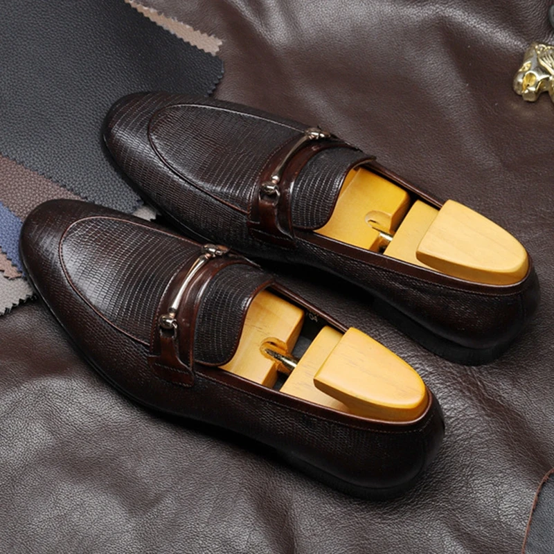 

New Vintage Genuine Leather Man Bit Flats Pointed Toe Comfortable Casual Loafers Metal Trim Slip on Men's Driving Shoes SG200