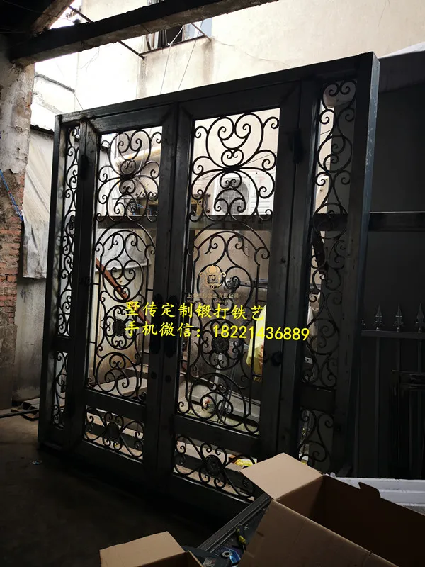 Черные кованые дверные ручки большая железная дверь | Обустройство дома